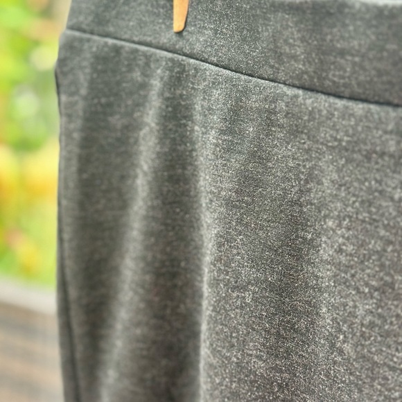 J. Jill Gray Knit Pull On Skirt - Picture 3 of 4